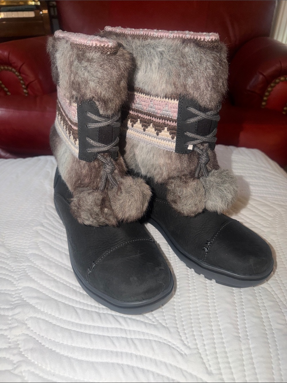Helly Hansen Black and Gray Faux Fur Winter Boots with Pink Accent